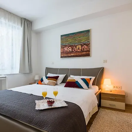 Arianna Apartment *